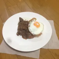 Snapdishの料理写真:カレー目玉焼きのせ|Shu Hashimotoさん