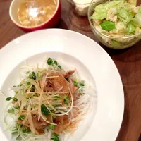 豚肉のカリカリ焼きと大根サラダのポン酢和え|manoopyさん