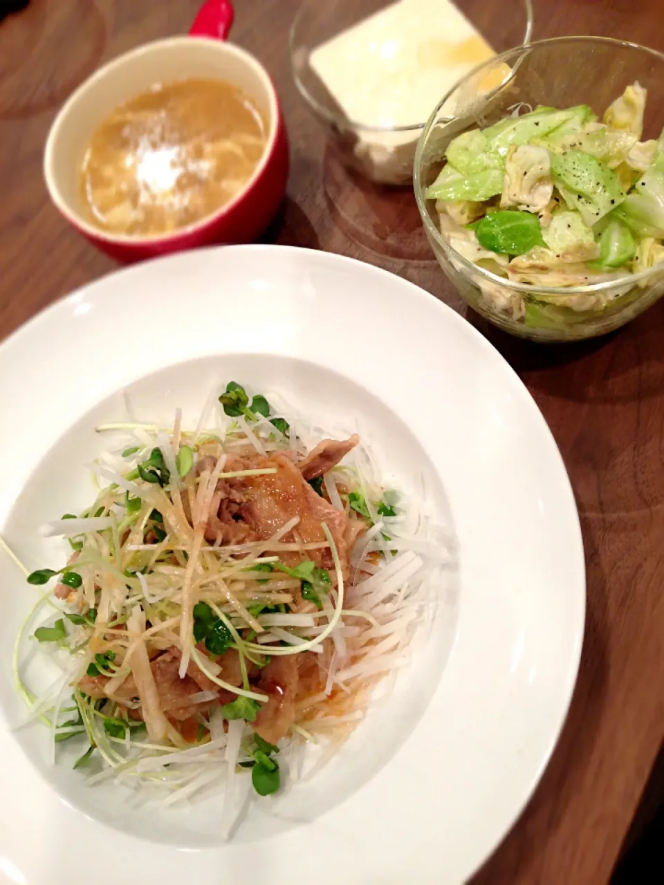 Snapdishの料理写真:豚肉のカリカリ焼きと大根サラダのポン酢和え|manoopyさん