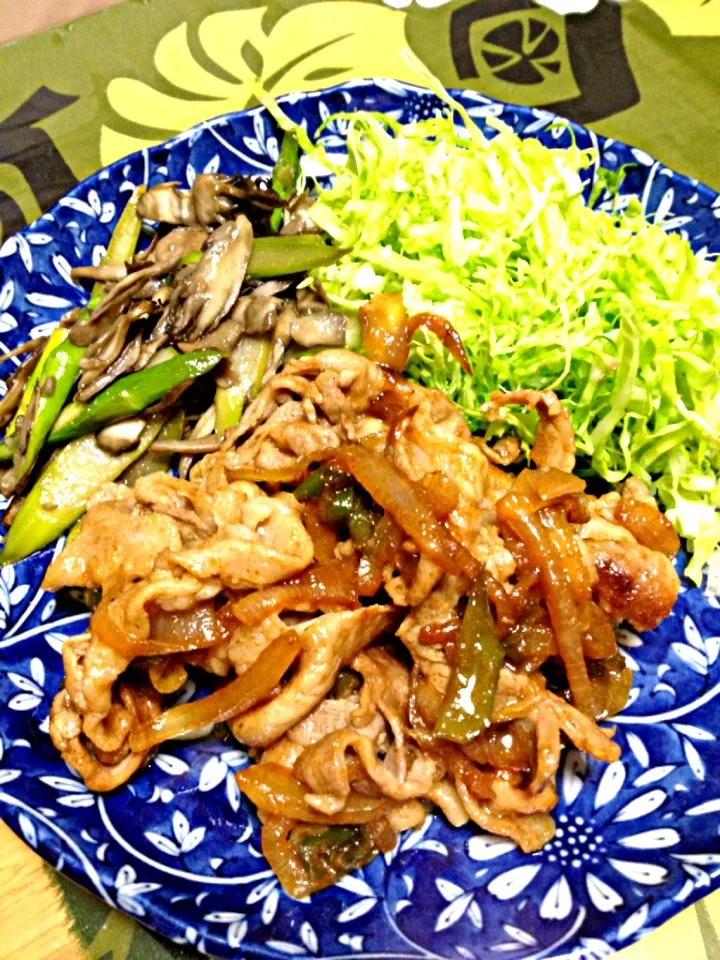 Snapdishの料理写真:色々野菜と豚肉炒め|かず2さん