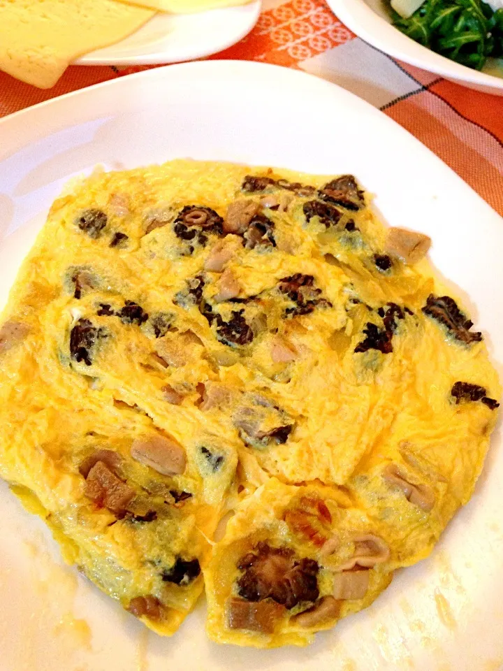 Wild mushroom omelette.|Cynthiaさん