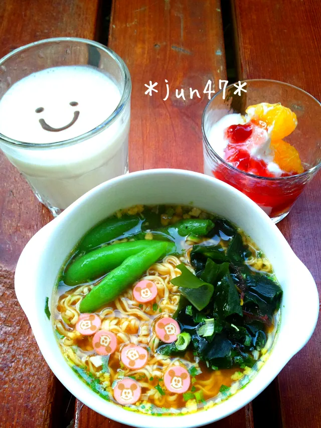 Snapdishの料理写真:ラーメン朝ごはん♪|jun47さん