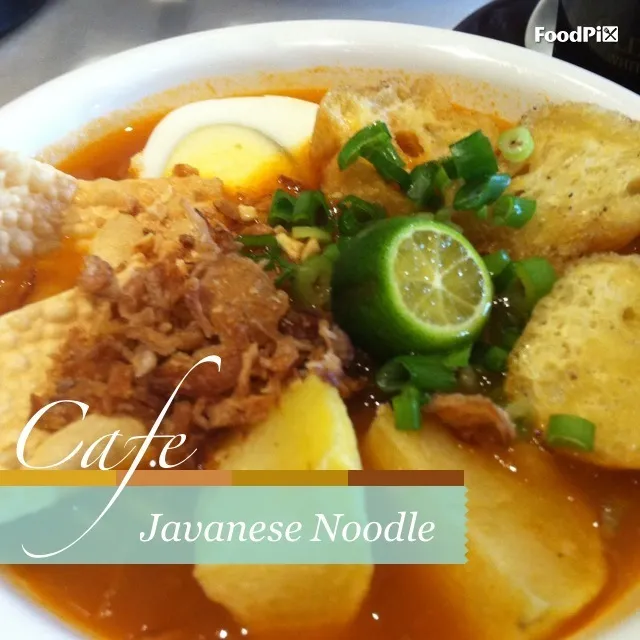 Snapdishの料理写真:Indonesia Noodle with peanuts sauce|laumeikuanさん