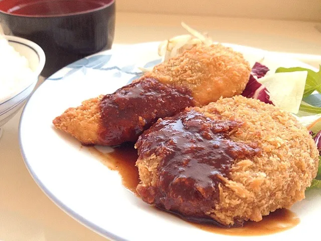 今日の社食はメンチカツとシソ巻ササミフライ。420円。出遅れたので余り物です…。|ルーア・ブランカさん