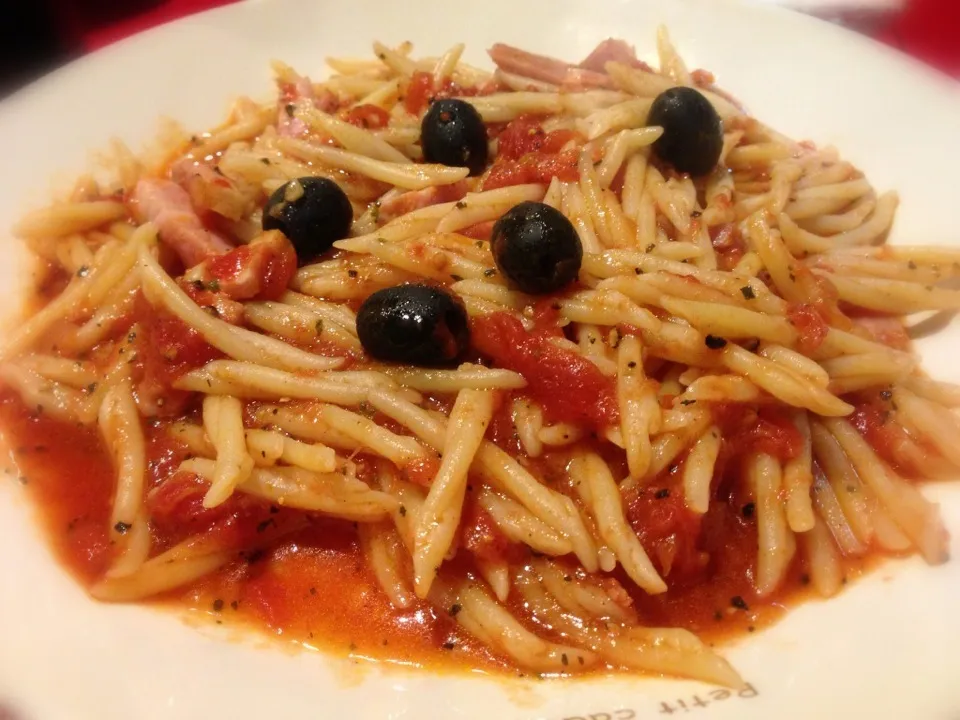 ベーコンと黒オリーブのトマト風味トロフィエ♪|tku🍅🍝🍜🍝🍜🍝🍅さん