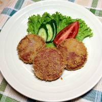 小さめのハムカツ☆♪ボロニアソーセージの輪切りを揚げた節約料理♪(´ε｀ )