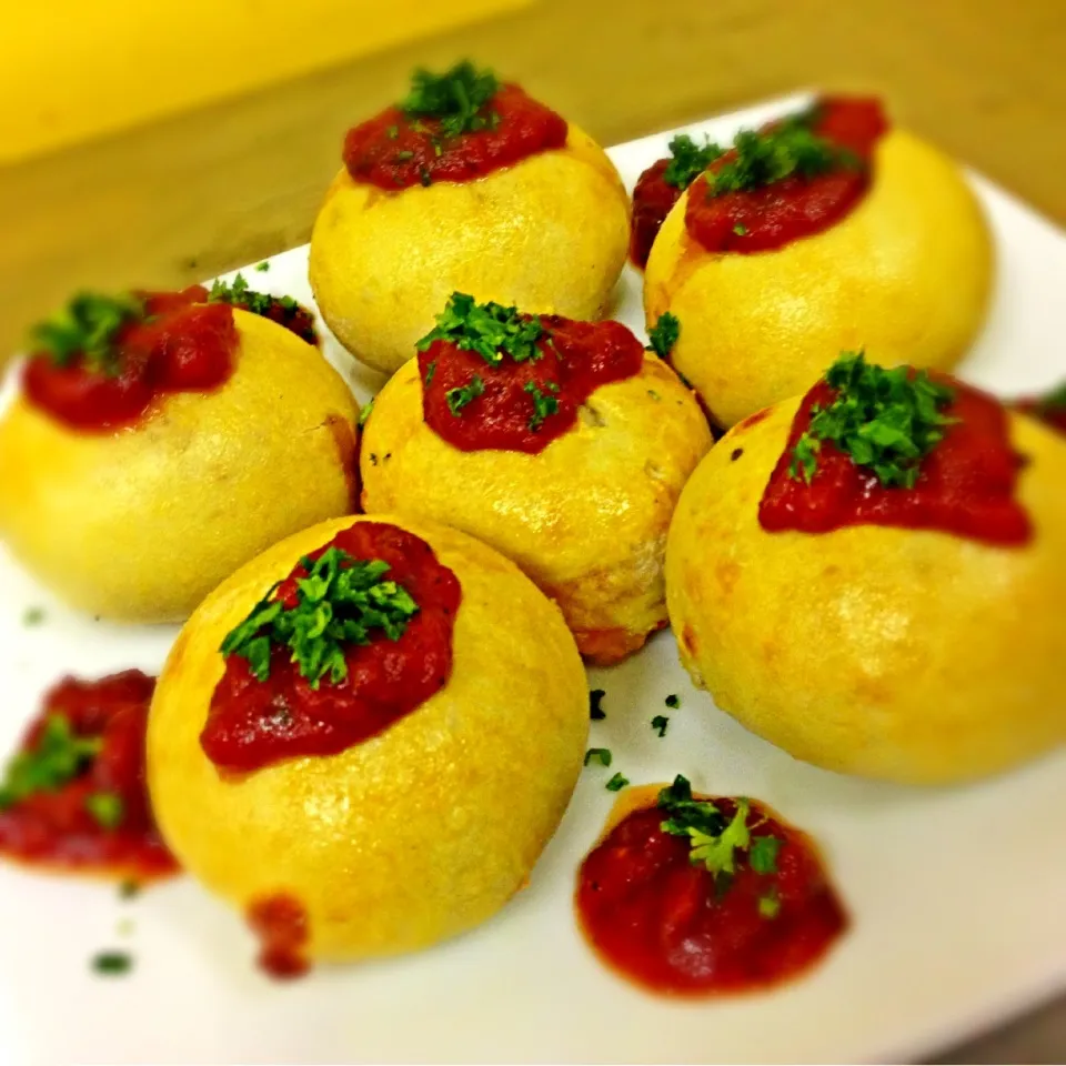 Snapdishの料理写真:Pizza balls|Ryan's Pizzarelli Houseさん