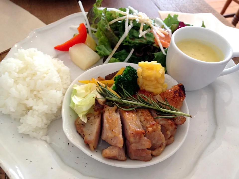 カフェのプレートランチ♪|naeさん