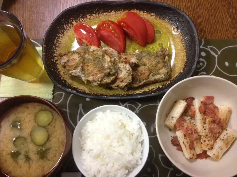 Snapdishの料理写真:豚肉のチーズピカタ、長芋とベーコンの塩炒め|yuyangさん