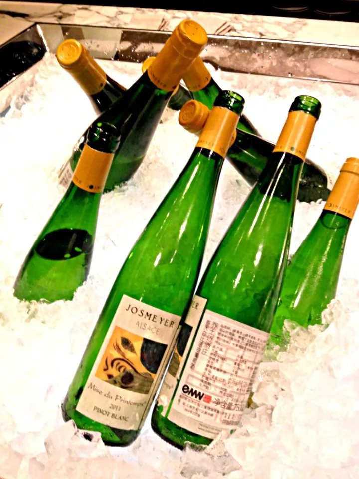 Snapdishの料理写真:Josmeyer Pinot Blanc "Mise du Temps" Alsace AOC, France|Queenさん