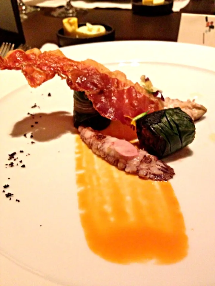 Char Grilled Mantis Prawns, dry cured Tyrolean ham & lavender vinaigrette|Queenさん