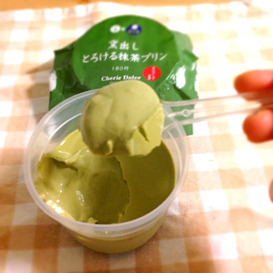 サンクスの窯出しとろける抹茶プリン|まきこさん