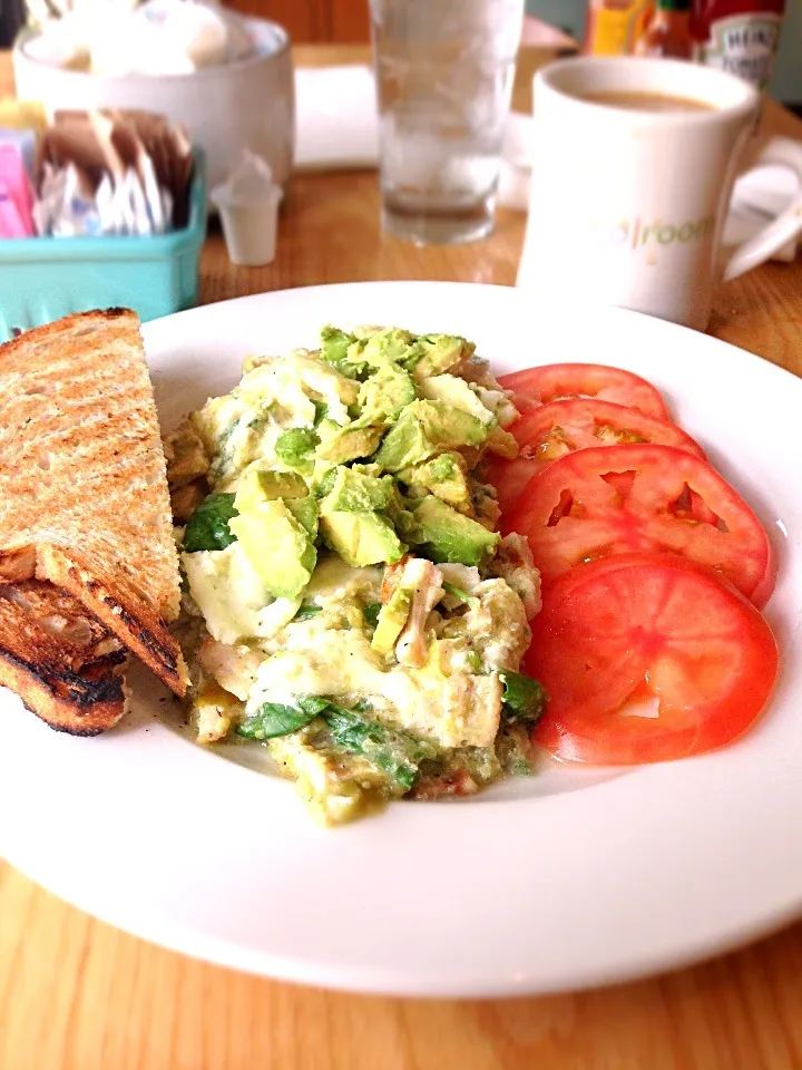 Avocado/Chicken/ Salsa Verde Scramble Huevos!|Edgar Rodriguezさん