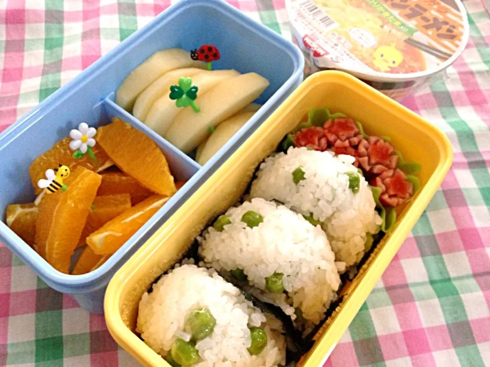 Snapdishの料理写真:豆ごはん🍙山弁当🗻|toccaさん