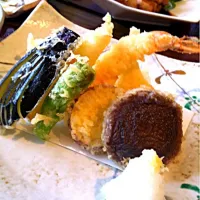 Snapdishの料理写真:盛り沢山てんぷら定食|ゆかりんぬさん