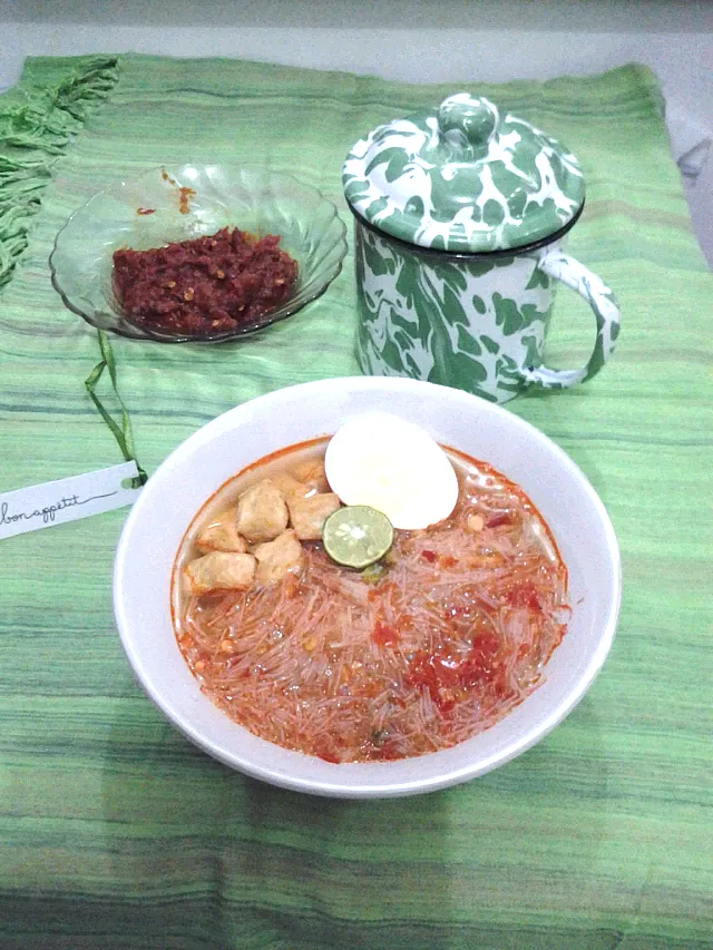 Snapdishの料理写真:mee siam kuah|mlebupawonさん