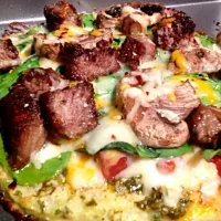 Snapdishの料理写真:Cauliflower crust steak pizza|Daisyさん