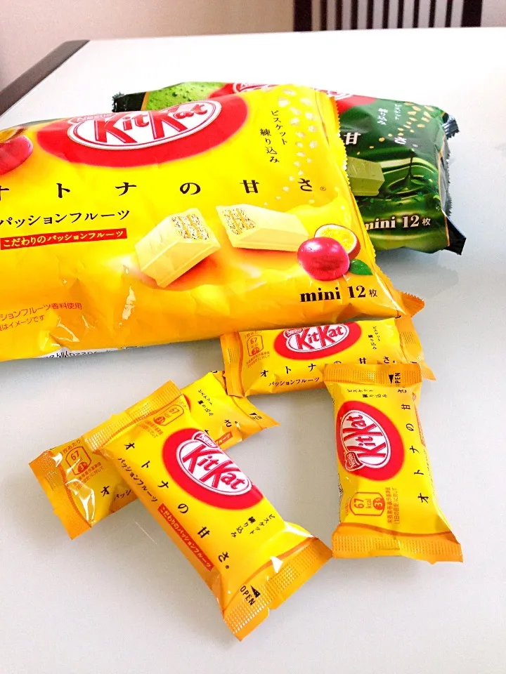 Passionfruit & Greentea kitkat|sirakorn owadaさん