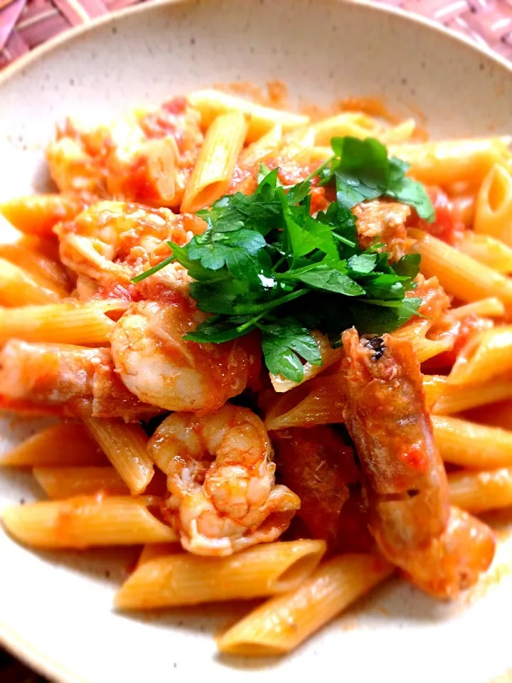 Tomato sauce penne of Alaskan pink shrimp🍅赤海老のﾄﾏﾄｿｰｽﾍﾟﾝﾈ|🌈Ami🍻さん