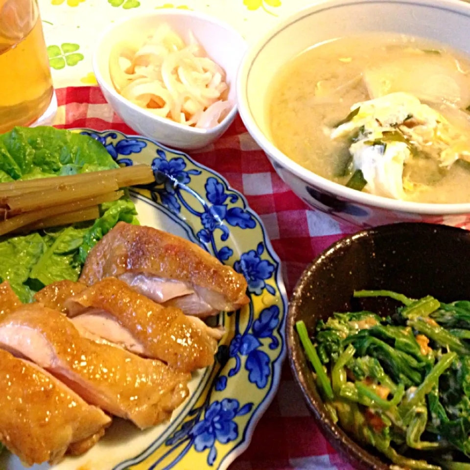 鶏の照り焼き   新玉ねぎの味噌汁 新玉ねぎのリンゴ酢漬け|mari miyabeさん