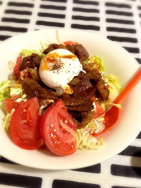 簡単カルビ丼🍀ポーチドエッグのせ|mochaさん