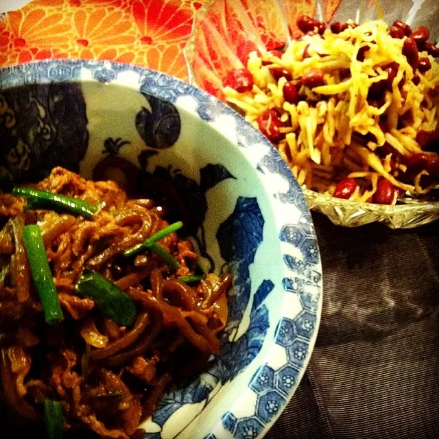 蒟蒻と有機野菜…牛肉のXO醬  有機切り干し大根と切り干し牛蒡サラダ|tayukoさん