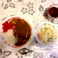 Snapdishの料理写真:カレー、ポテトサラダ|れなさん