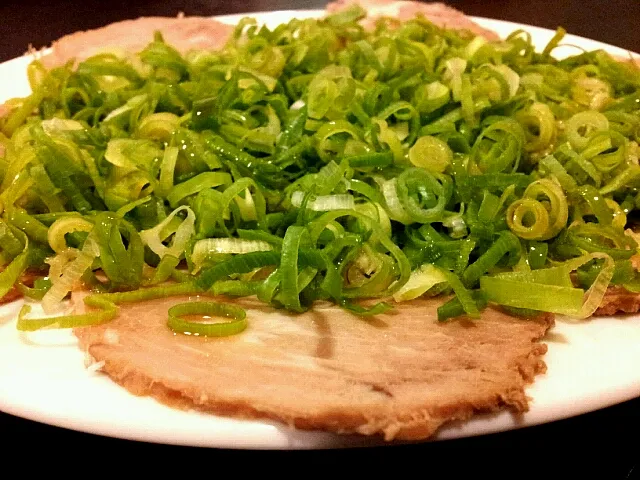 〆のラーメン屋でネギだく焼き豚|直樹さん