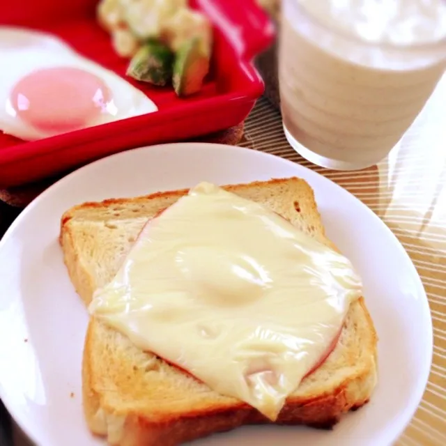 ボリューミーな朝食☀|佐倉さん