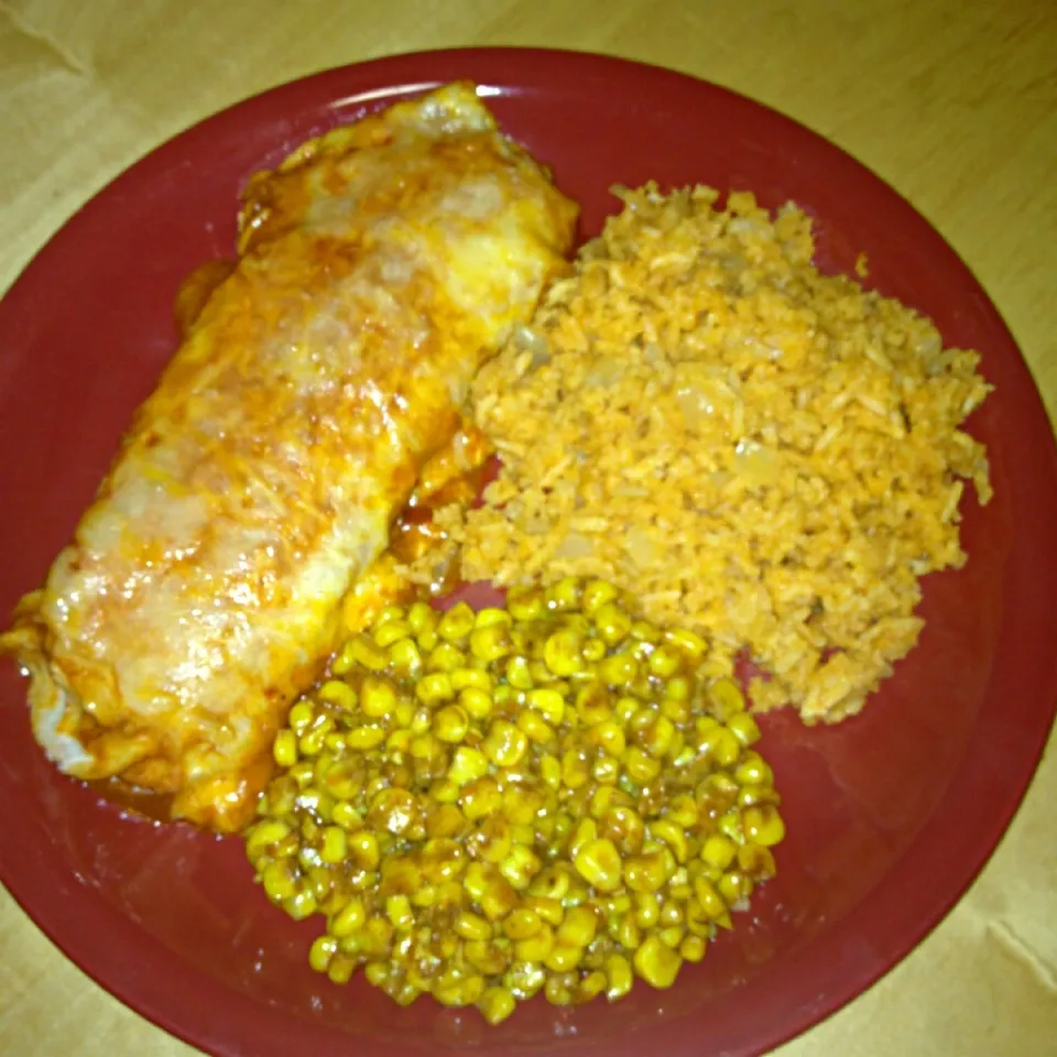 Snapdishの料理写真:Chicken enchiladas with Mexican rice & chili cumin corn|Neal Groveさん