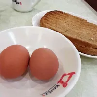 Half boil eggs and kaya toast|Kenneth Gohさん