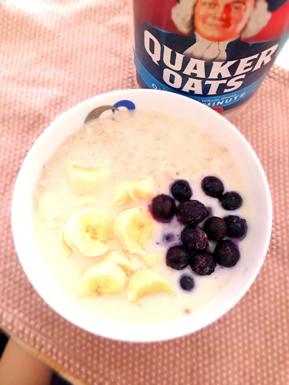 オートミール Oatmeal with banana and blueberries|yummersさん