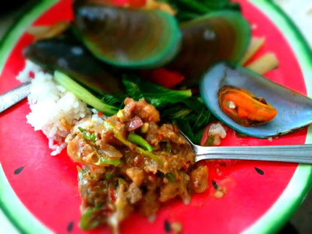 musles shells in tomato n rum anf pinoy hot sisig|Grazeeさん