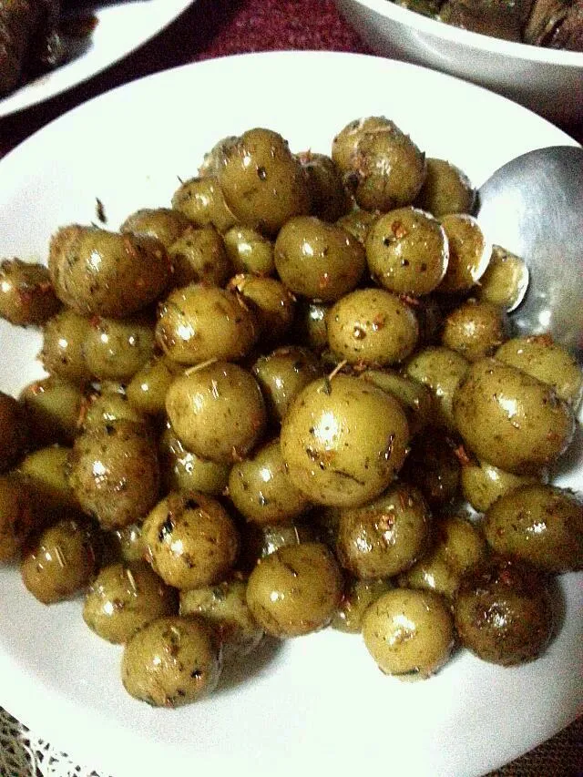 Garlic & Herbs Marble Potatoes|joanna vinasさん