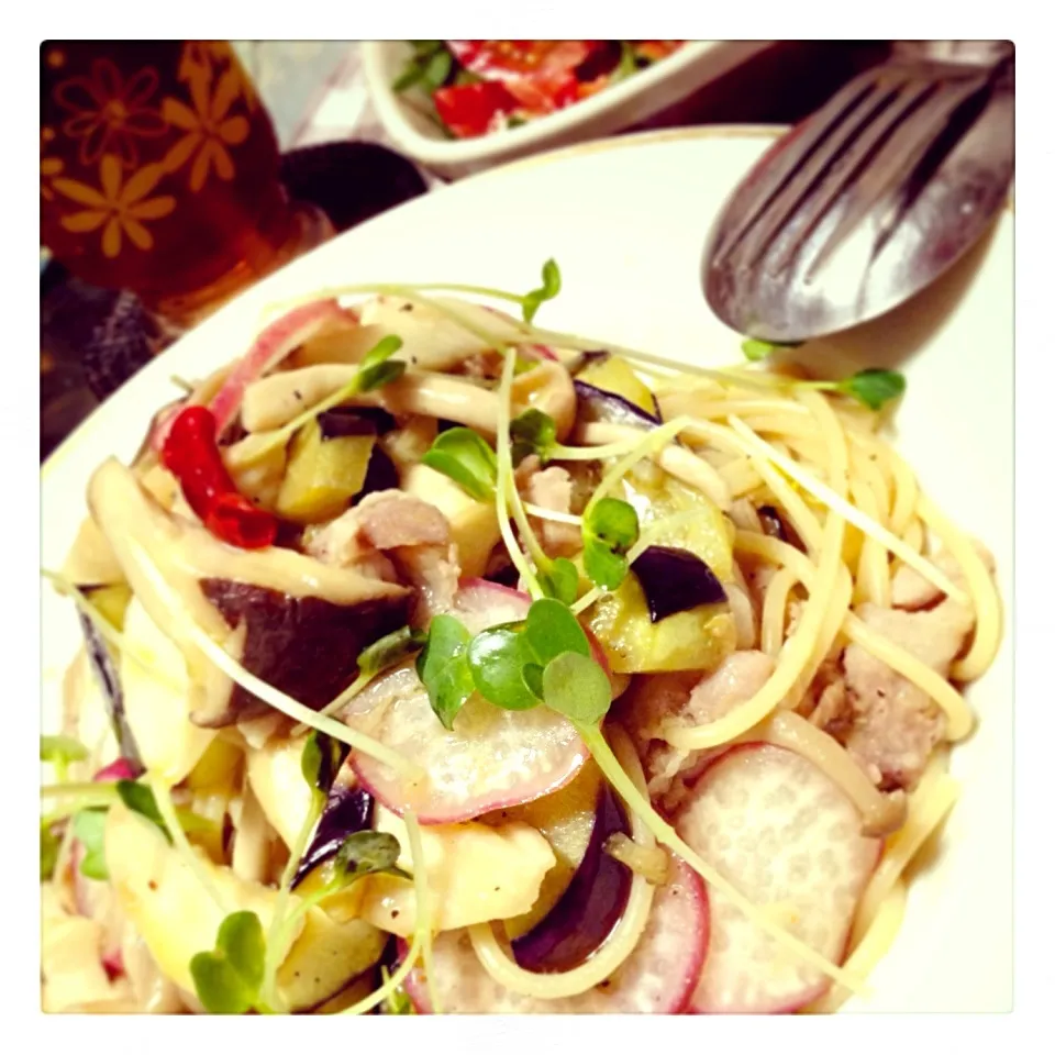 今日のトモコンダテは豚肉と茄子とたっぷり茸のパスタ🍄🍝🍴|🇯🇵ともこちゃん。さん