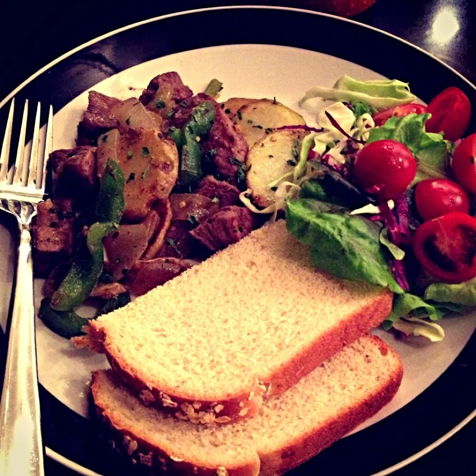 Snapdishの料理写真:Potatoes and Pepper Steak|Mrs. Beagleさん