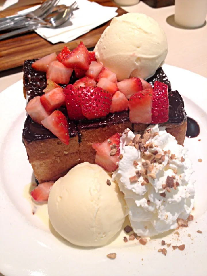 Snapdishの料理写真:Chocolate Strawberry toast After you|Owfu B.さん