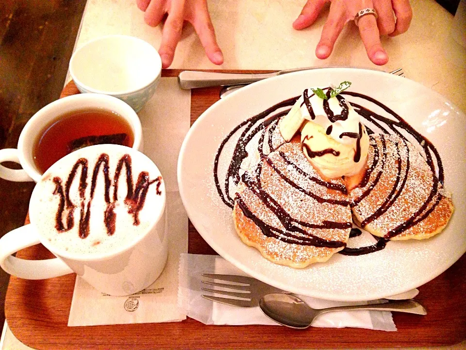 チョコバナナパンケーキ、ホットチョコミルク|ちびさん