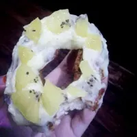 Snapdishの料理写真:Donut with Creamcheese and Kiwi on top|ninafuadさん