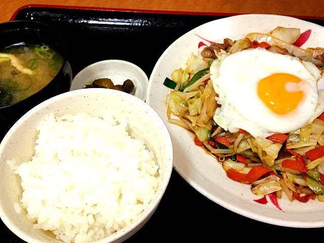 肉野菜炒め定食|彩花さん