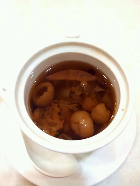 Snapdishの料理写真:桂圆海底耶滋润汤 (sea coconut with white fungus and dried longan fruit soup)|genさん