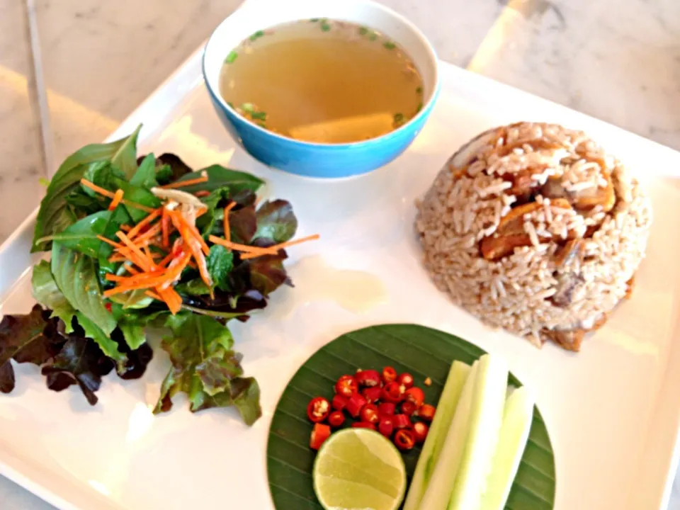 vietnamese shrimp paste fried rice with crispy pork|Cloudy Gさん