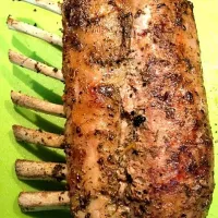 Roasted  New Zealand lamb rack 7 ribs with chopped green olive and basil|piggybistroさん