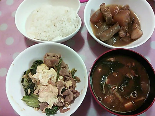 ふわふわ卵と豚肉レタス炒め&豚肉マーマレード煮&味噌汁|クラキティさん