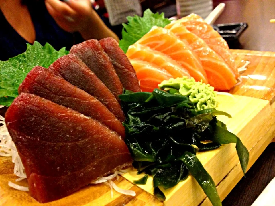 Tuna & salmon sashimi|prissyさん