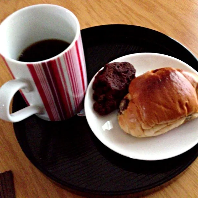 コーヒー レーズンバターロール チョコブラウニー|さるさん