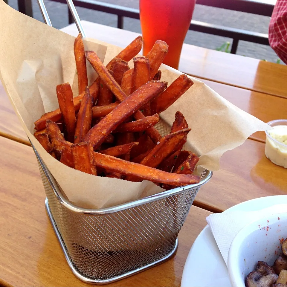 Snapdishの料理写真:Sweet fries|Liliyianさん