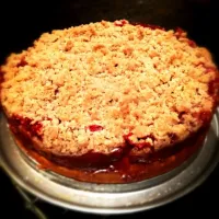 Snapdishの料理写真:Strawberry rhubarb crumb cake|kristen grundtさん