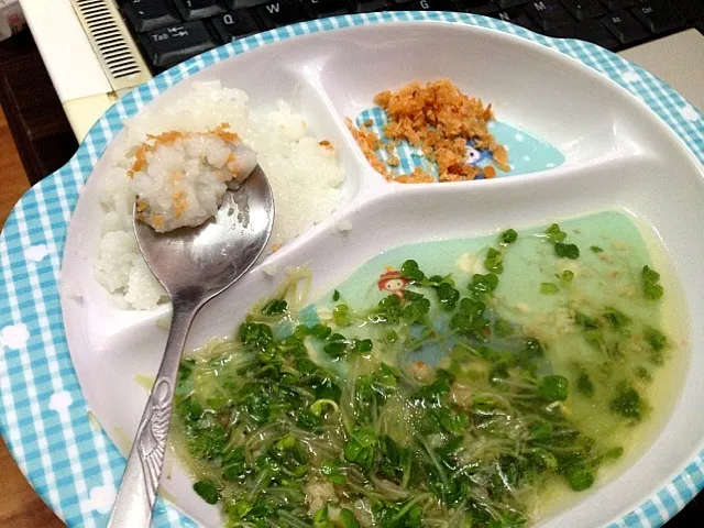 Snapdishの料理写真:Cơm trưa cho con gái|meorockさん