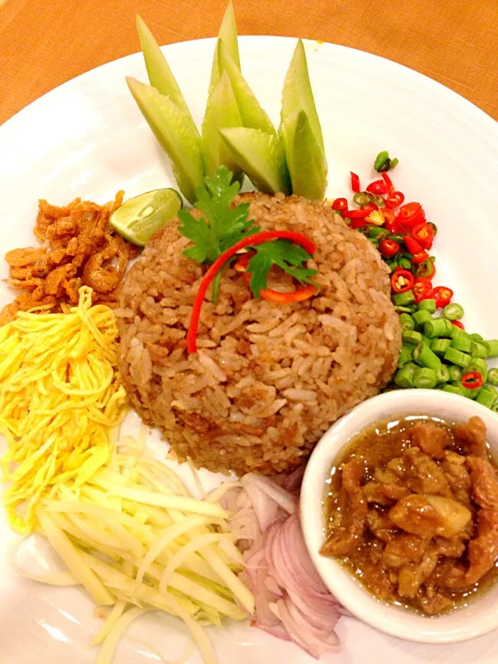 Shrimp Paste Fried Rice with Condiments|みいさん